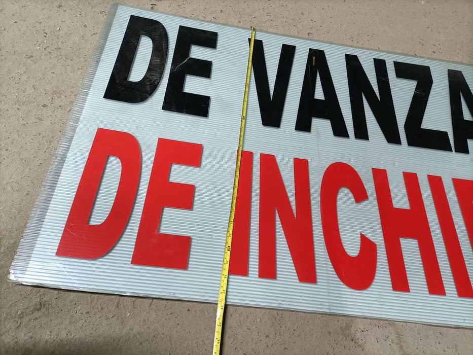 Panou publicitar din policarbonat 135/65 cm + - de 0,8 , accept schimb