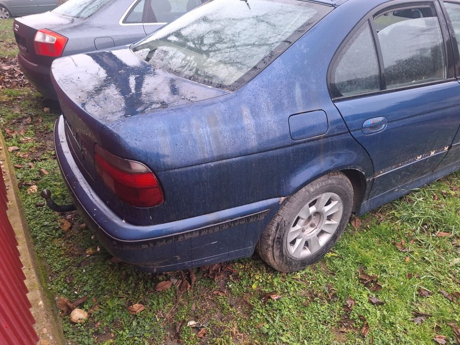 Dezmembrez bmw e39 2.0 d