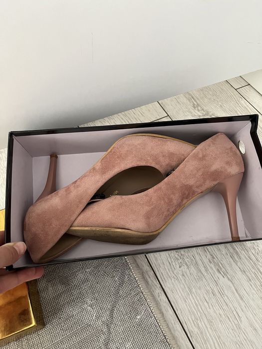 Женская обувь