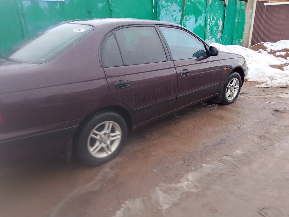 Продам Тойота Карина е