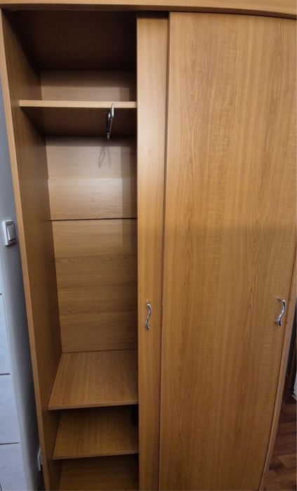 Dulap cu uși glisante