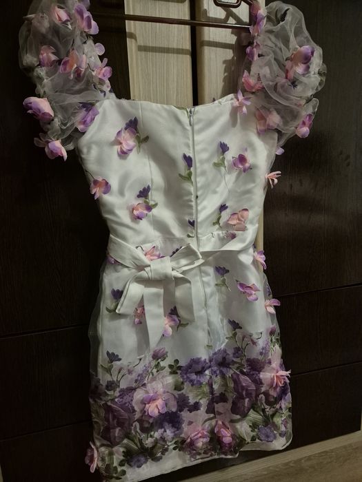 Rochie dreapta făcută pe comanda