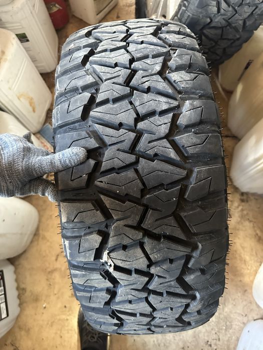 Продам шины с дисками 265/60 R18