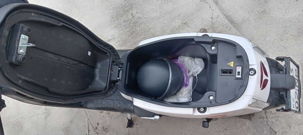 Скутер Yadea e8s скутер.