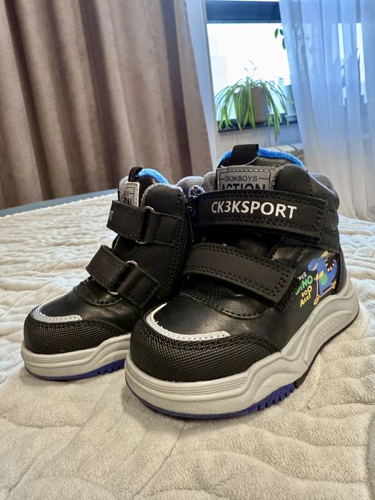 Ботинки осенние 22