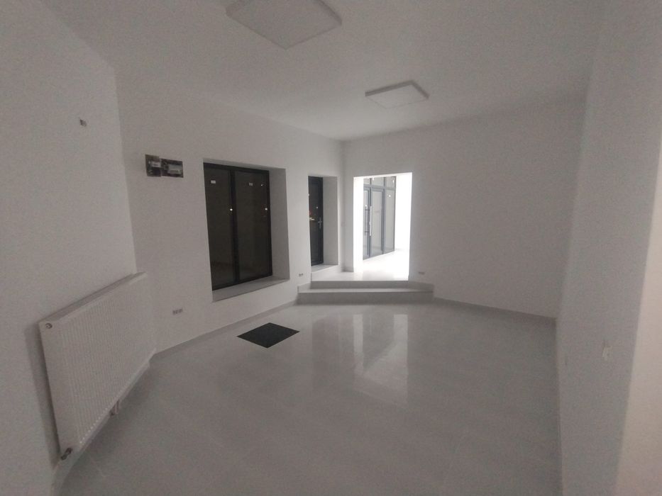 Inchiriez spatiu comercial