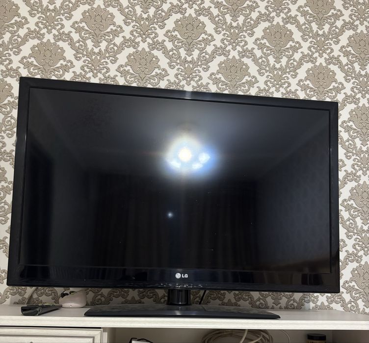 Срочно продам телевизор LG