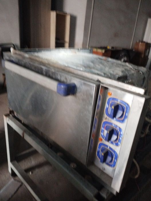 Продам духовку профессиональную.