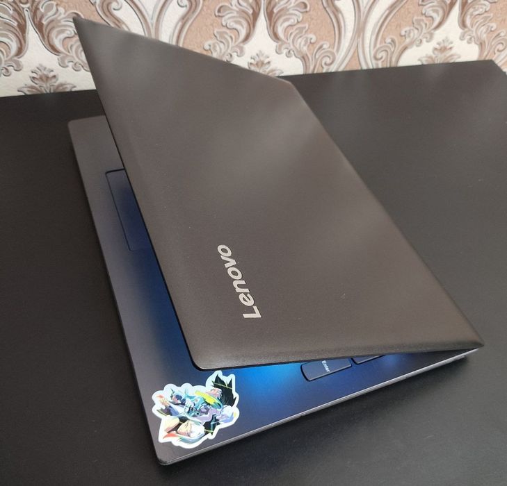 Продается ноутбук Lenovo IdeaPad 330-15IKB.