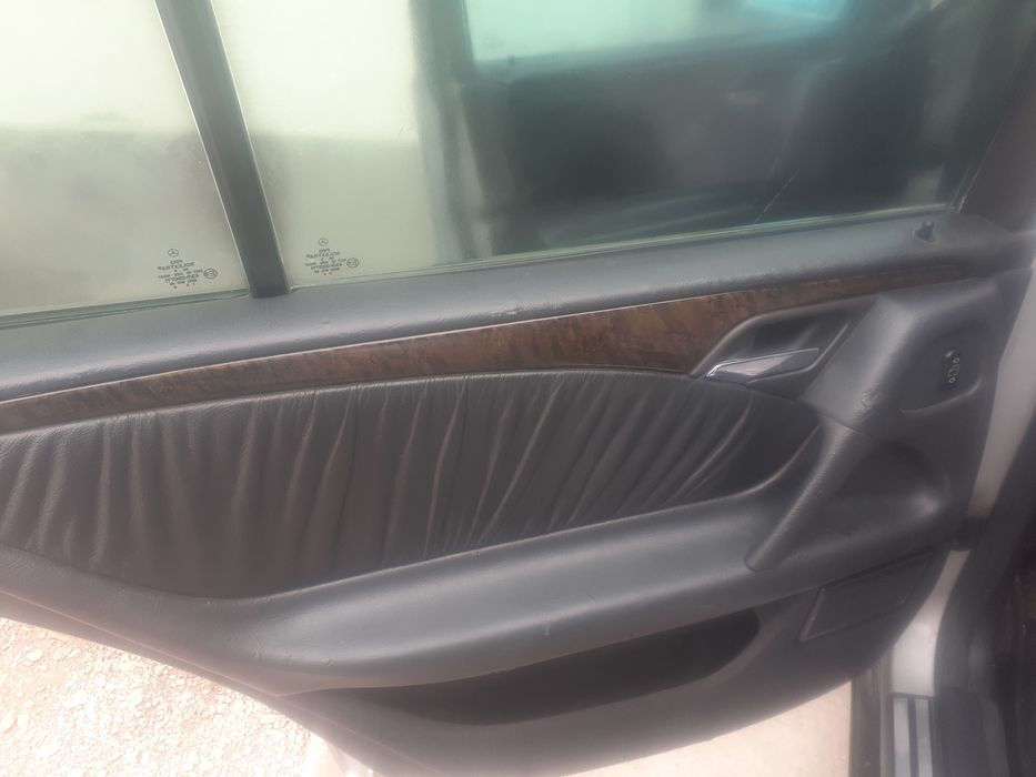 Машина Mercedes двигатель 2.3