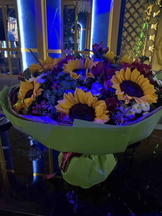 Букет цветов яркий