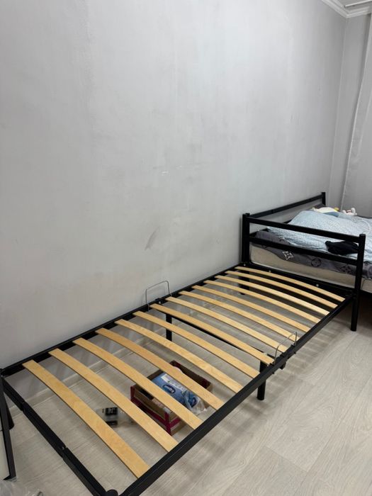 Продам кровать 90*200