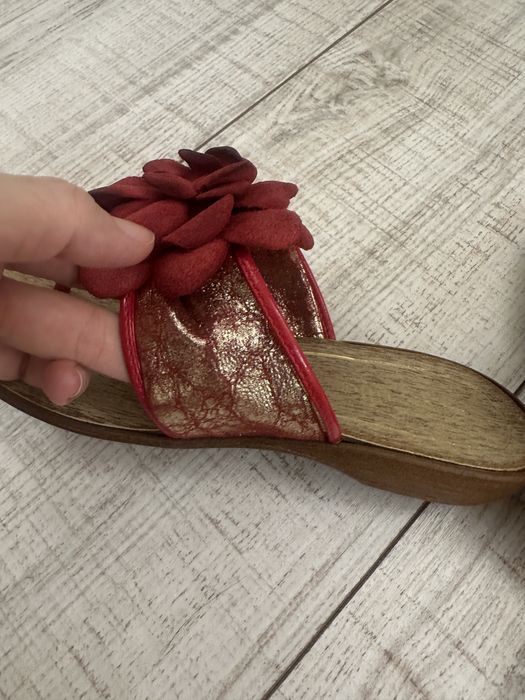 Продам новые шлепанцы Италия