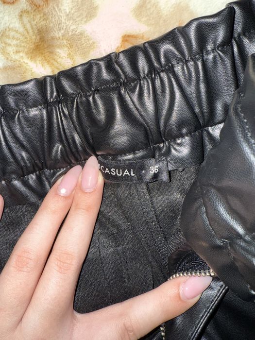 Кожен панталон , отвътре плътен