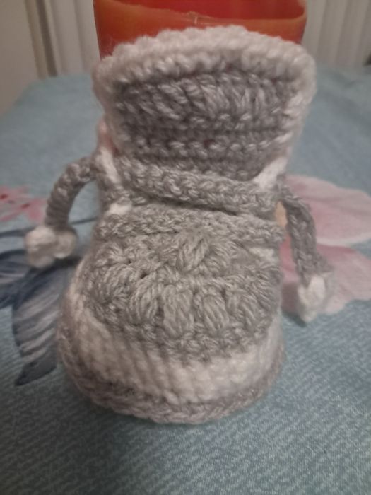 Botosi bebe diferite modele si culori