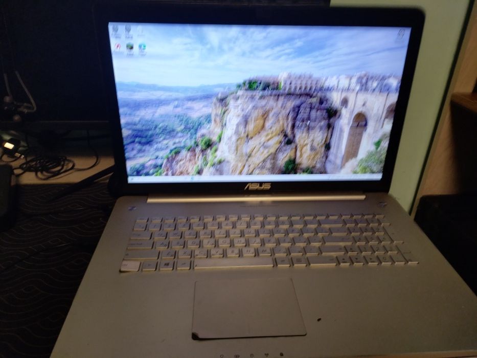 Игровой ноутбук ASUS N750J