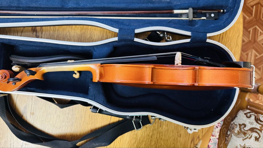 Продам полумастеровую скрипку ямаха