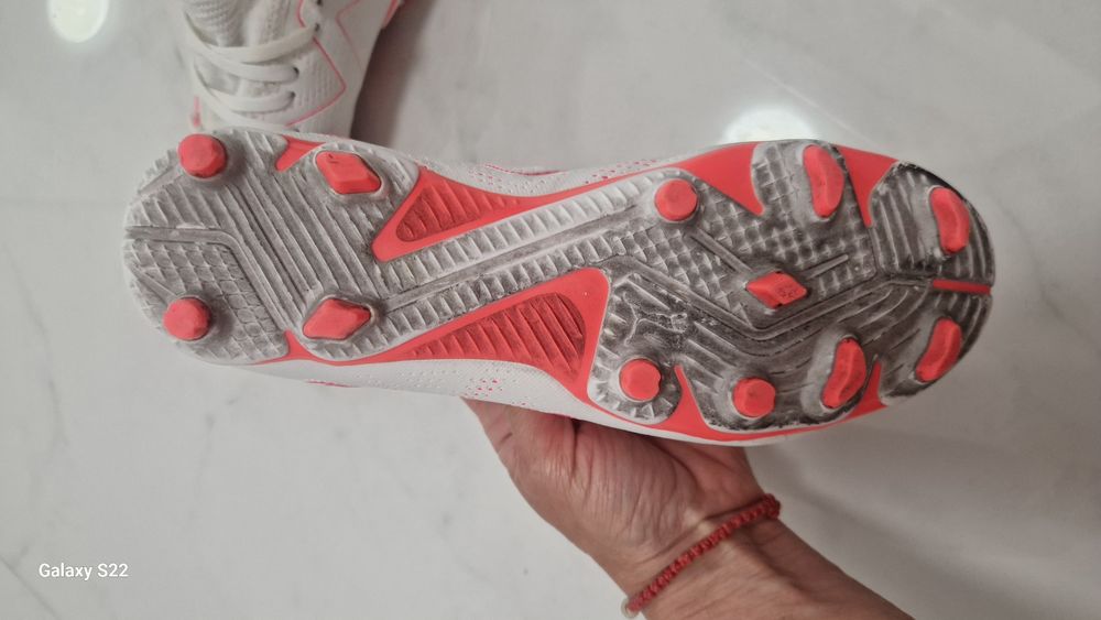 Детски бутонки Puma  и Nike