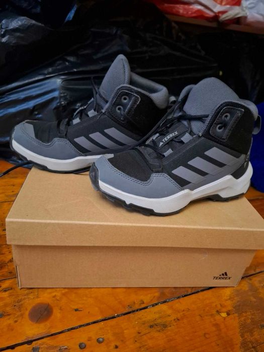 Зимни обувки Adidas terrex