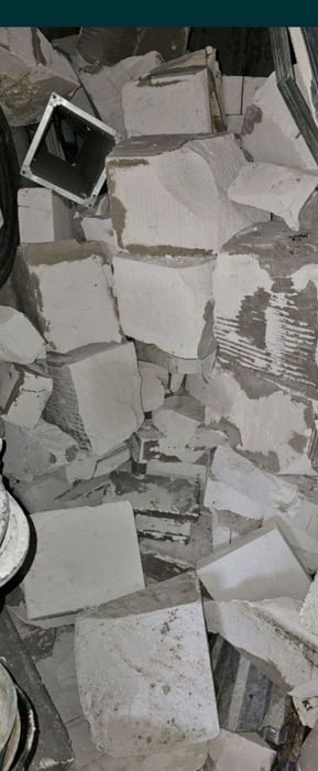 Продаю газоблоки (тастар), кассеты д.яиц, стекл/пласт.бутылки