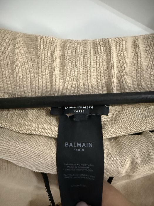 Продавам сет BALMAIN