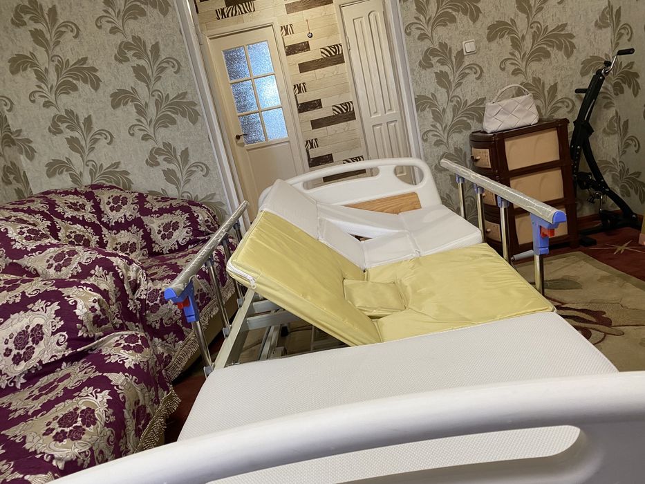 Медицинская кровать