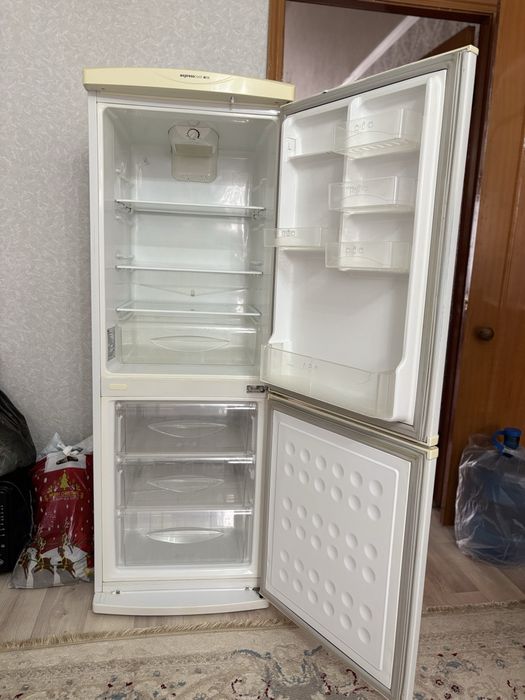 Продаётся Холодильник LG
