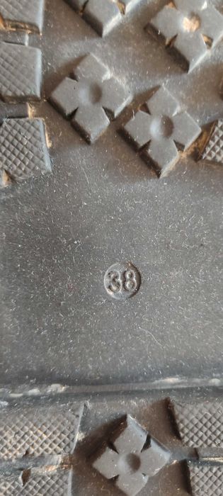 Продам зимние ботинки на мальчика