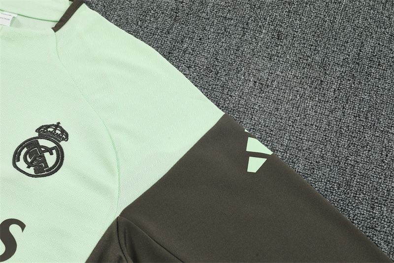 Спортен екип Реал Мадрид Адидас