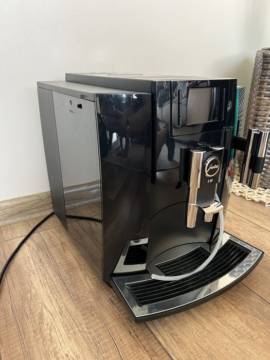 Jura e 80 кафемашина