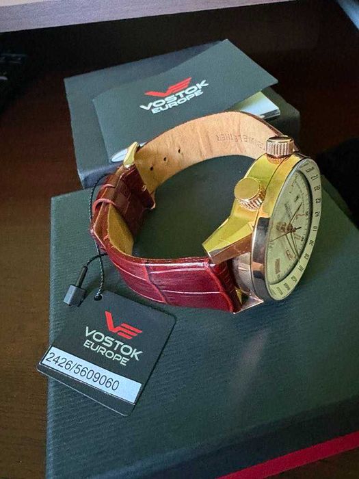 продавам чисто нов -  Vostok-Europe GAZ-14 Limousine - 2426/5609060