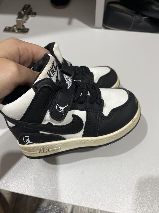 Продам детакую обувь