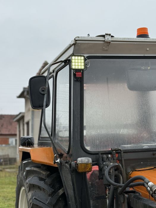 Tractor UTB550 cu incarcator