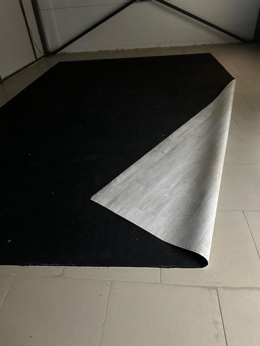 Продам линолеум 24 м2