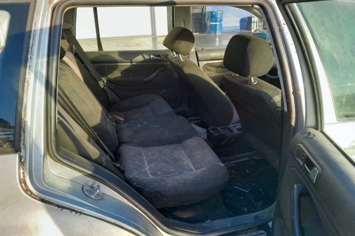 Dezmembrez Volkswagen VW Golf 4