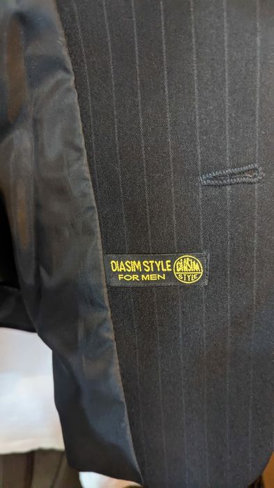 Costum barbatesc negru cu dungi mas 58
