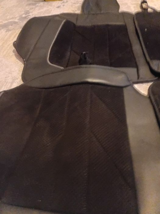 Авто чехлы новыи чёрныи