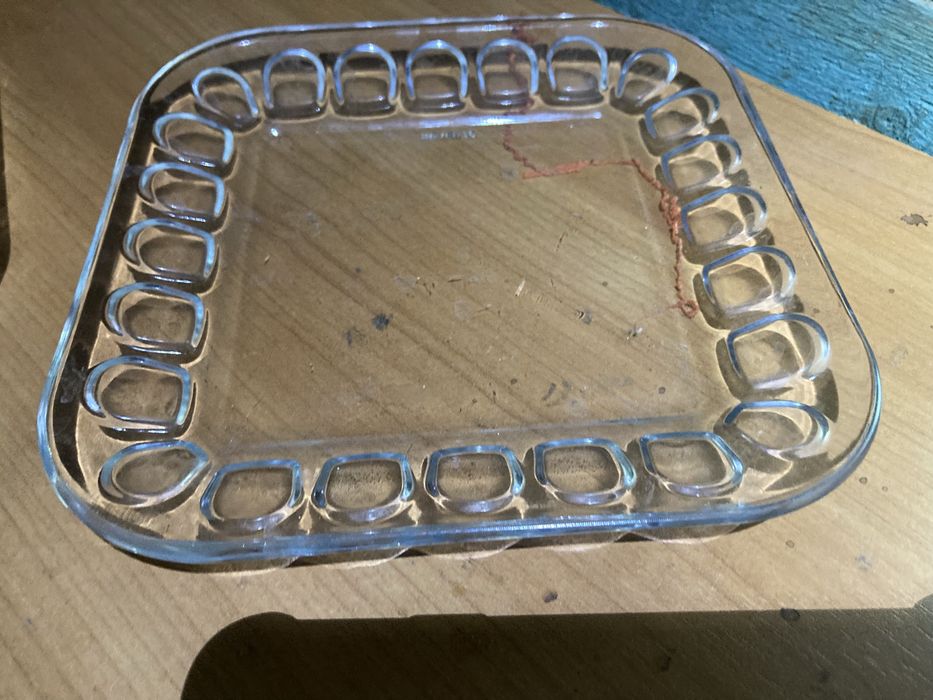 Стеклянные тарелки