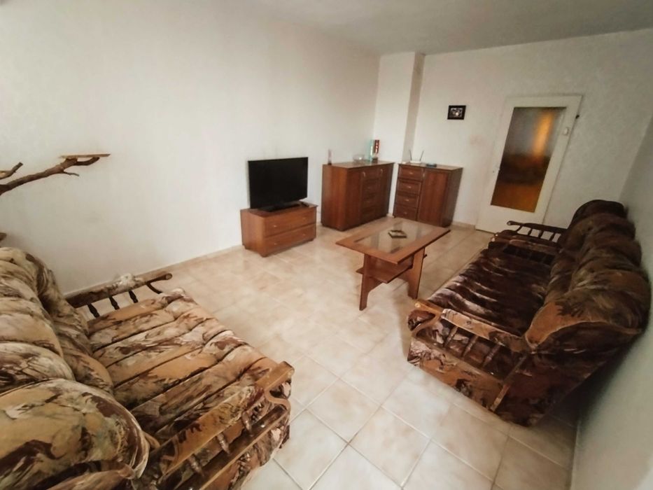 От собственик - Продавам четиристаен апартамент