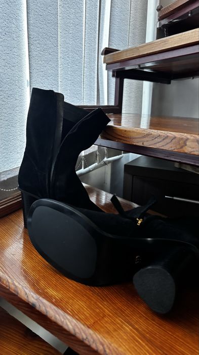 Botine Gino Rossi piele întoarsă naturală, mărimea 39