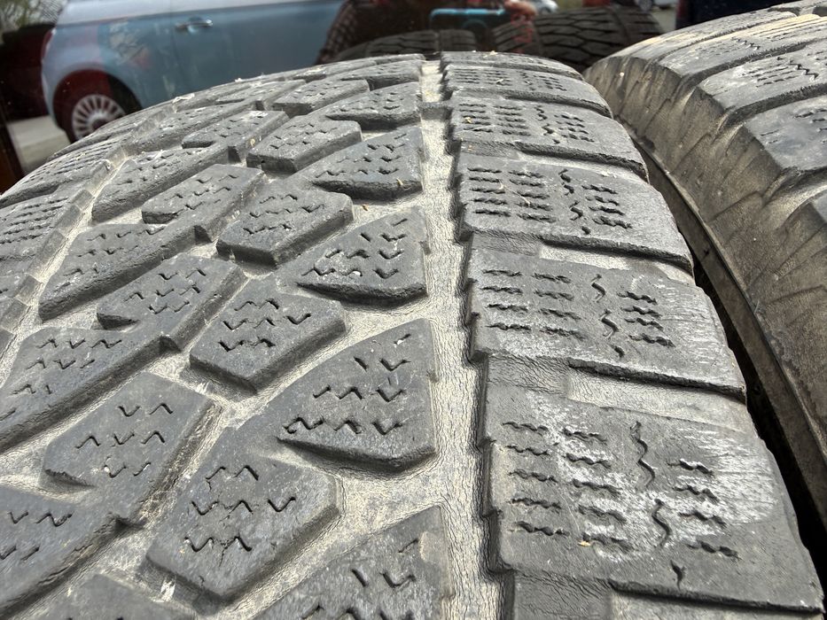 2бр. ТОВАРНИ Зимни Гуми 235/65R/16C -BRIDGESTONE- DOT:1917, 5.2мм. *50€ за 2бр.*
