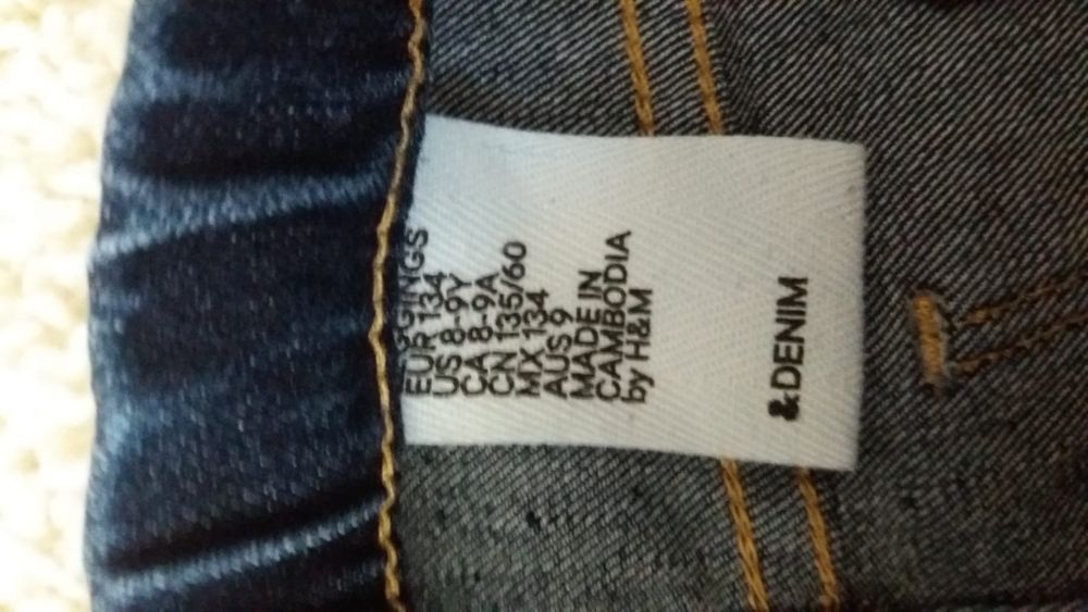 Pantaloni scurți pentru fetite.
