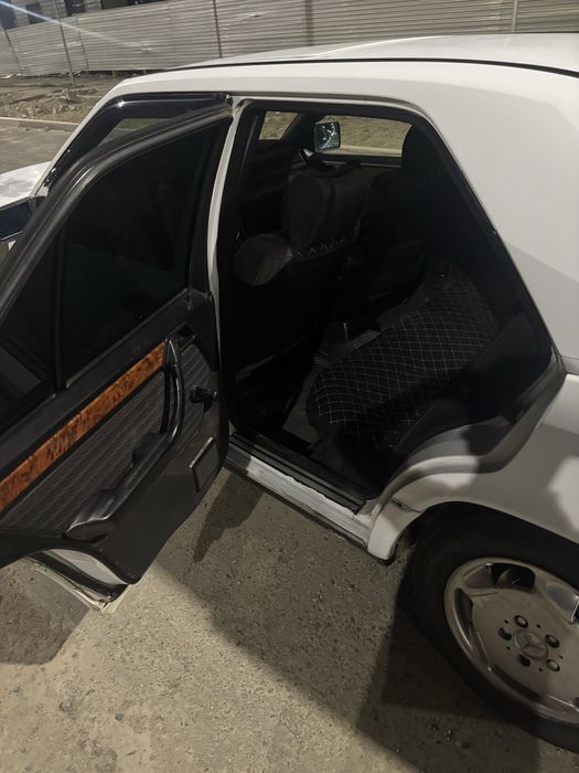 Прадам Мерседес 124