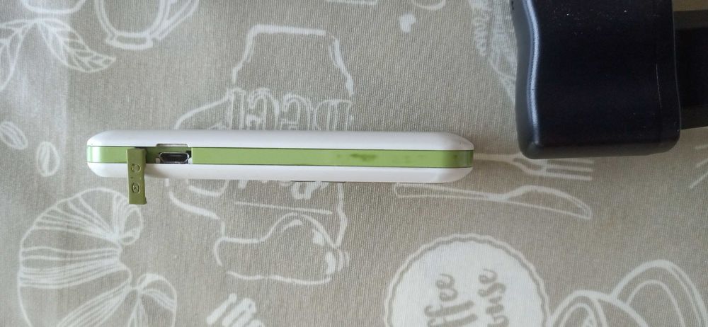 Продавам стар GSM LG