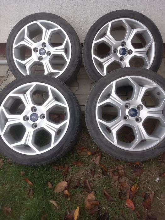 Vând jante originale Ford