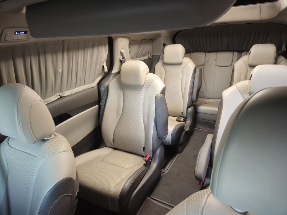 Kia carnival Hi limusine