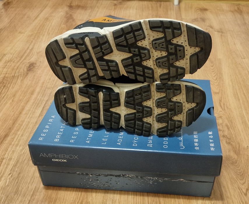 Кроссовки весна Geox