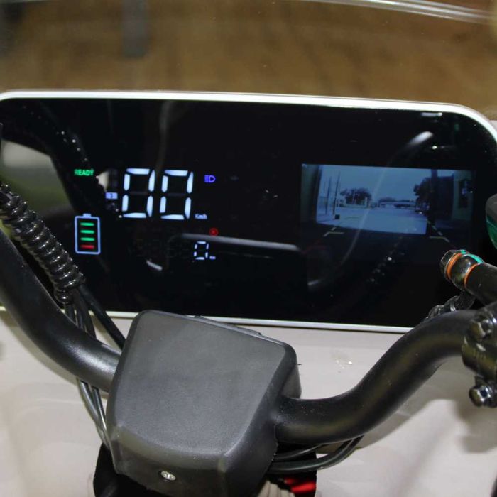 Триместна електрическа триколка Max Motors LUXURY BUS PURPLE