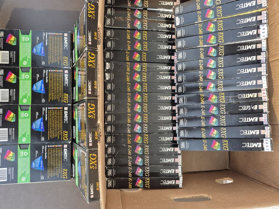 Vând lot 30 casete video VHS originale EMTEC, 240 minute cu filme

- 3