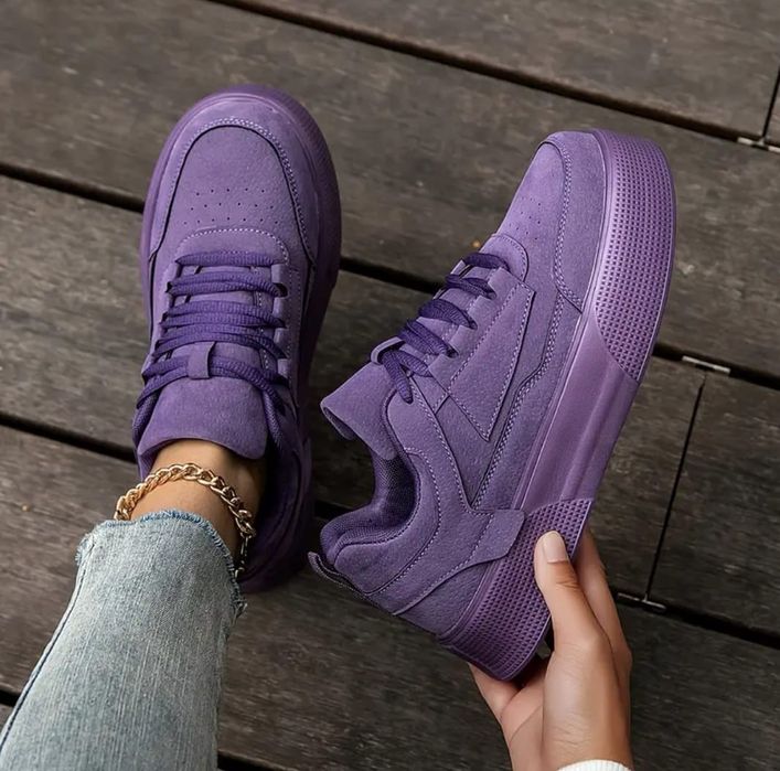 Маратонки лилави